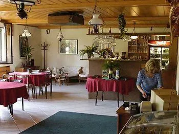Jahodna Hotell 3*