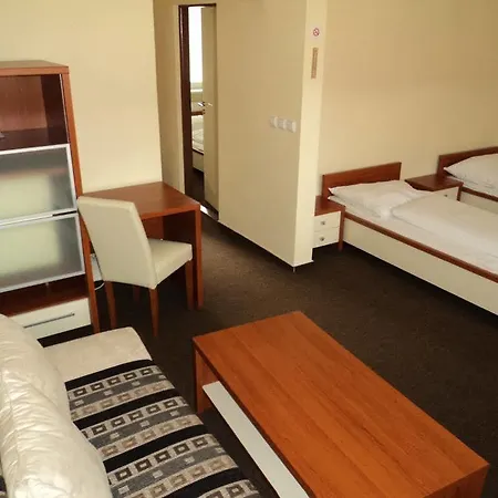 Jahodna Hotell 3*